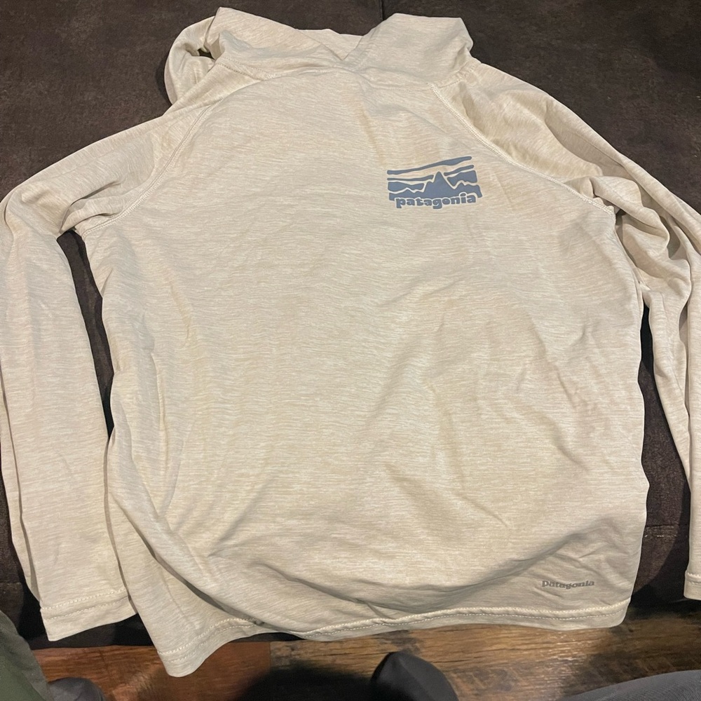 Boys size 7/8 Patagonia long sleeve with hoodie